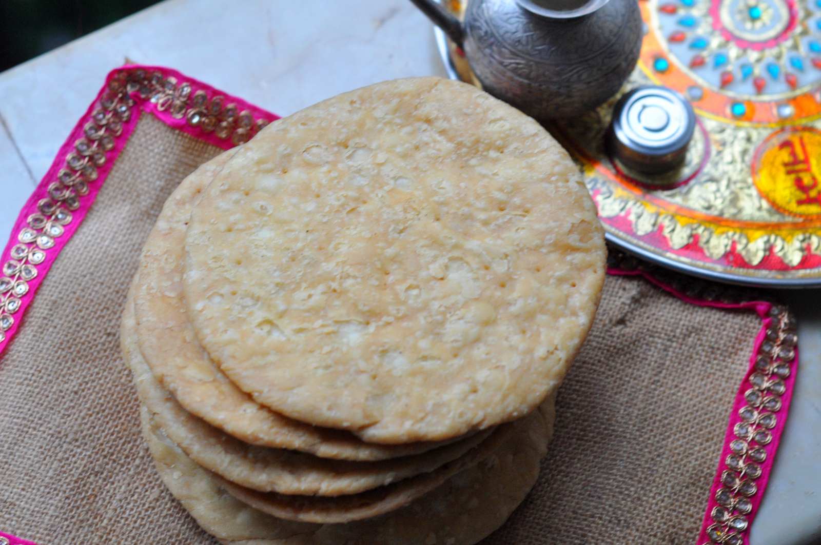 Pheki Mathri Recipe - Crispy Fried Savoury Fritters