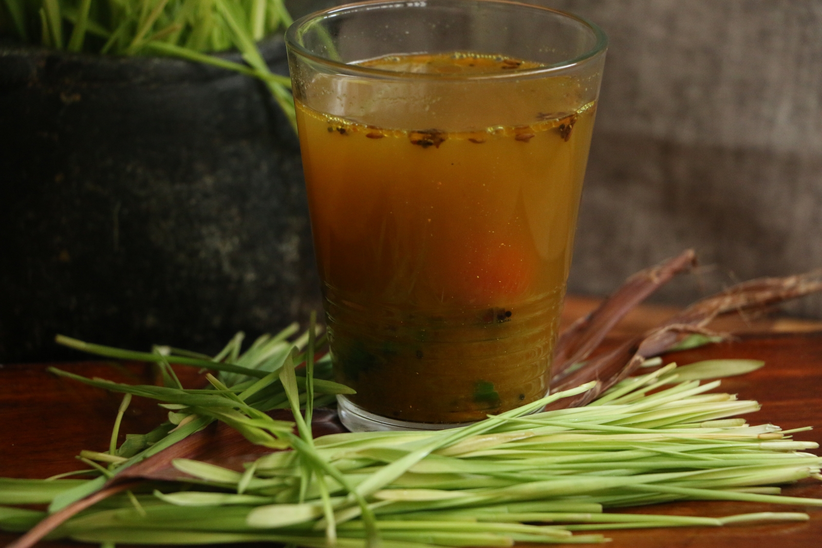 वीट ग्रास रसम रेसिपी - Wheat Grass Rasam (Recipe In Hindi)