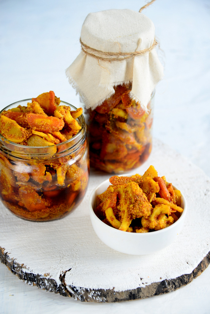 Shalgam Gajar Aur Gobhi Ka Achar Recipe