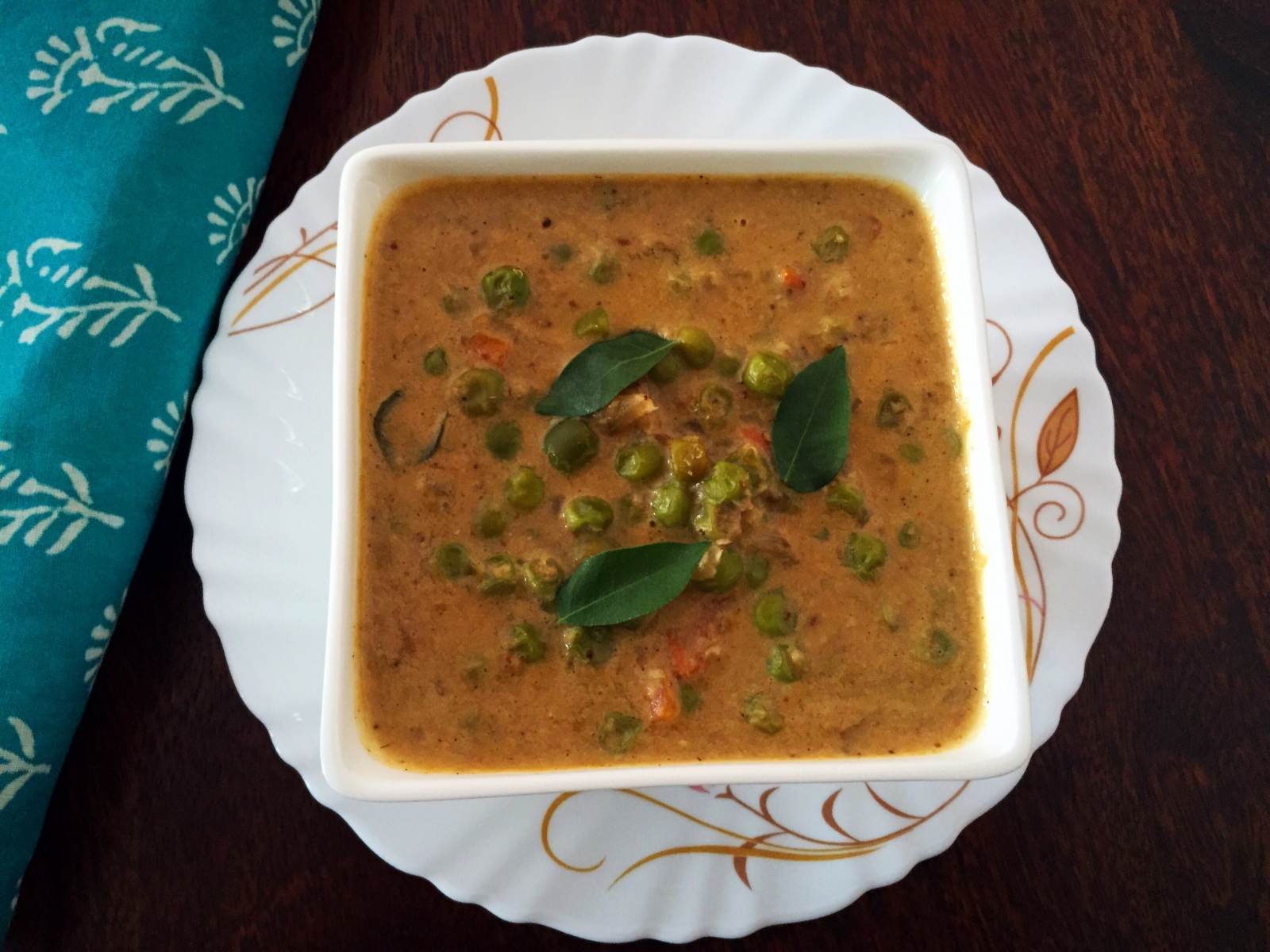 चेटिनाड पट्टानी कुरमा रेसिपी - Chettinad Peas Curry (Recipe In Hindi)