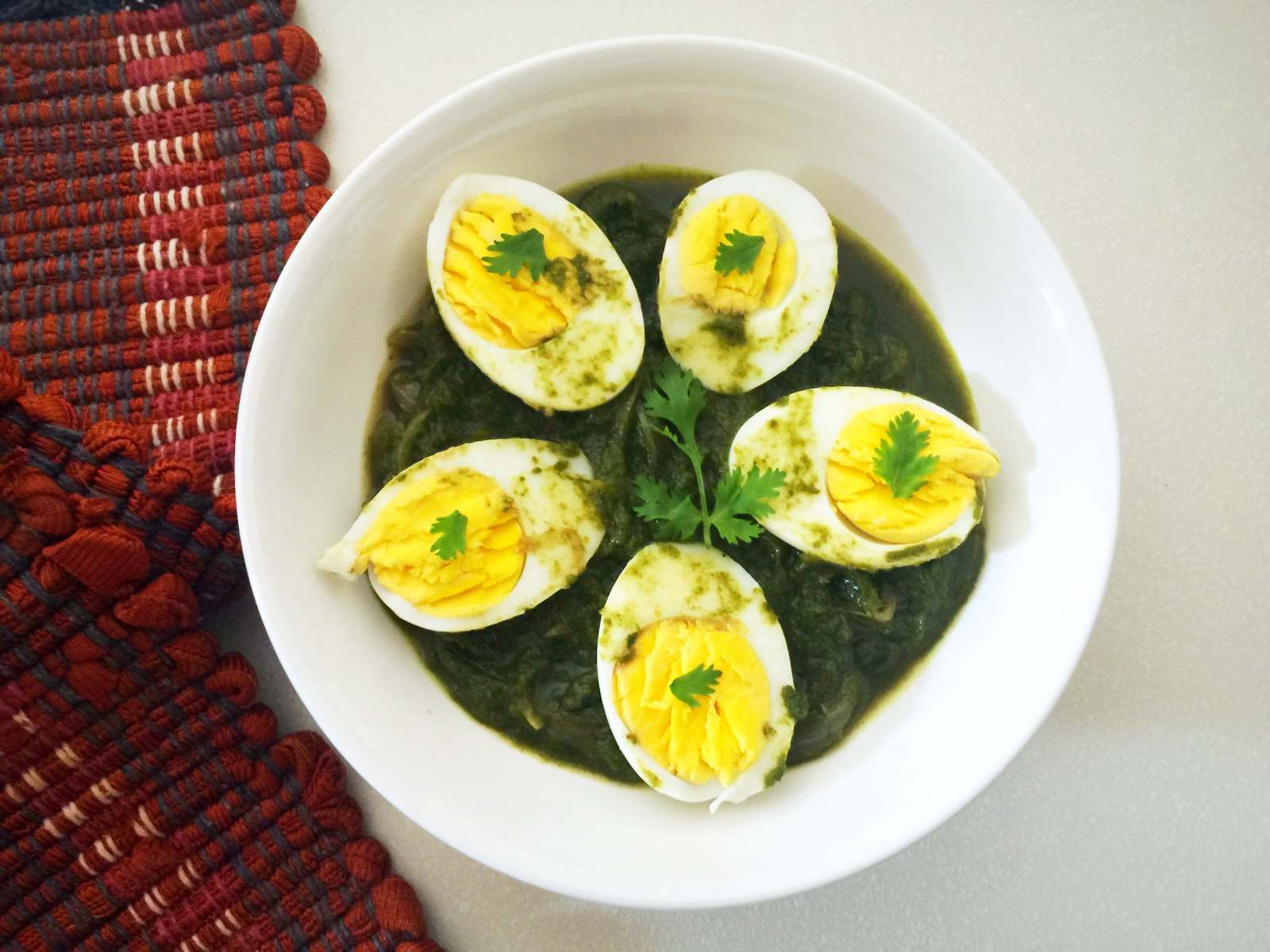 धनिये वाली अंडे की सब्ज़ी रेसिपी - Coriander Egg Curry (Recipe In Hindi)
