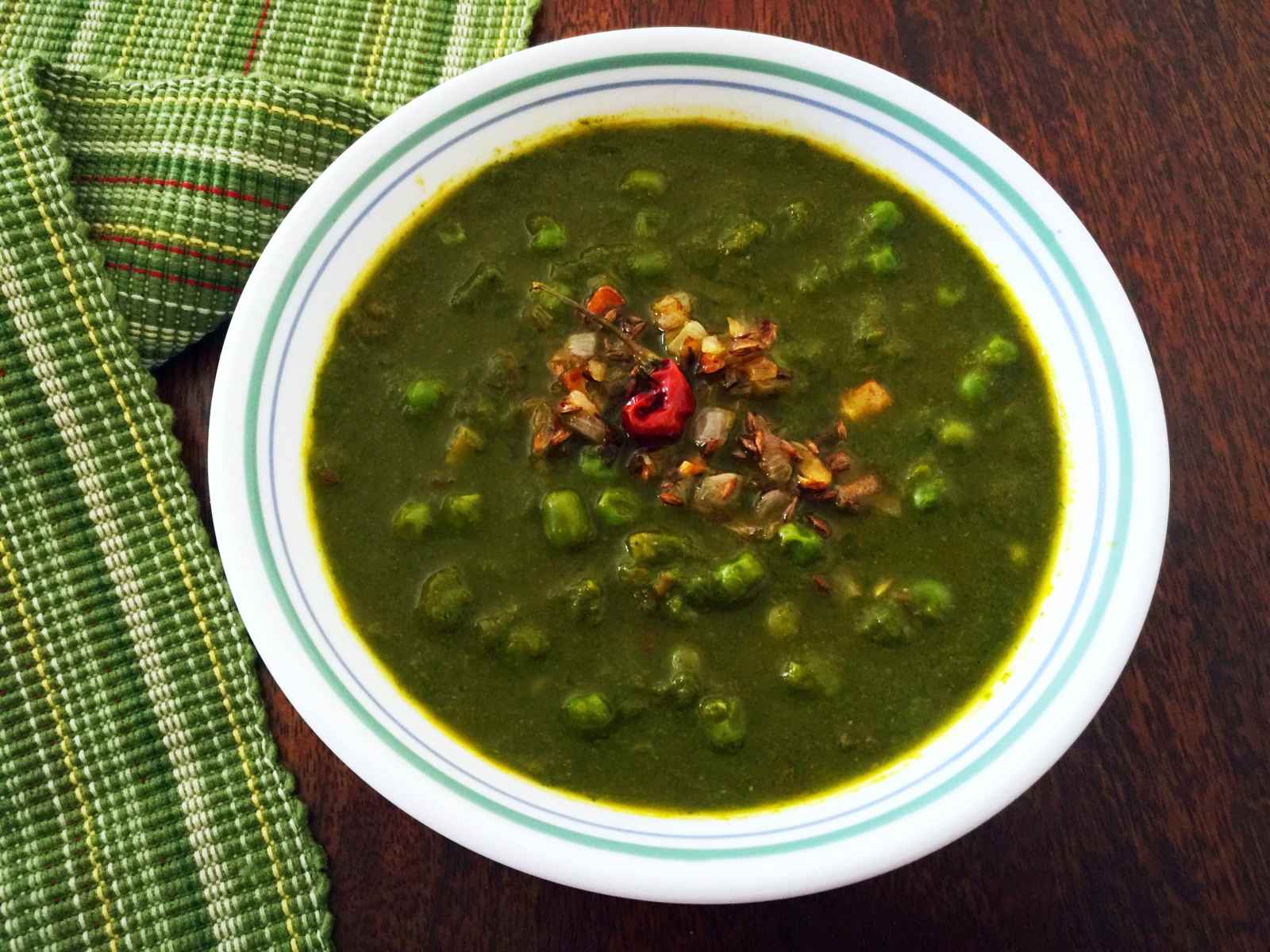 Palak Matar Recipe - Spinach And Green Peas Curry