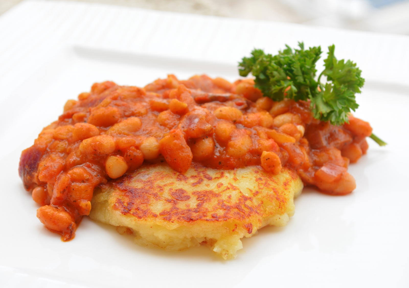 Spicy Baked Beans With Potato Cakes Recipe