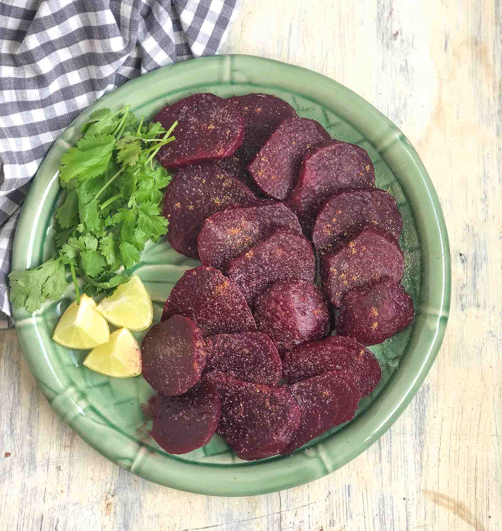 चकुंदर सलाद रेसिपी - Simple Steamed Indian Beet Salad Recipe