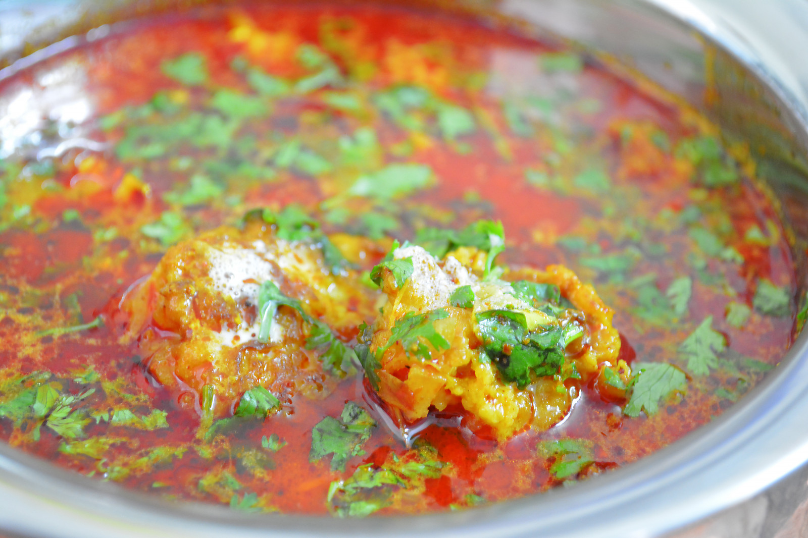 Aal Ke Kofte (Bottle Gourd Fritters In Spicy Gravy) Recipe