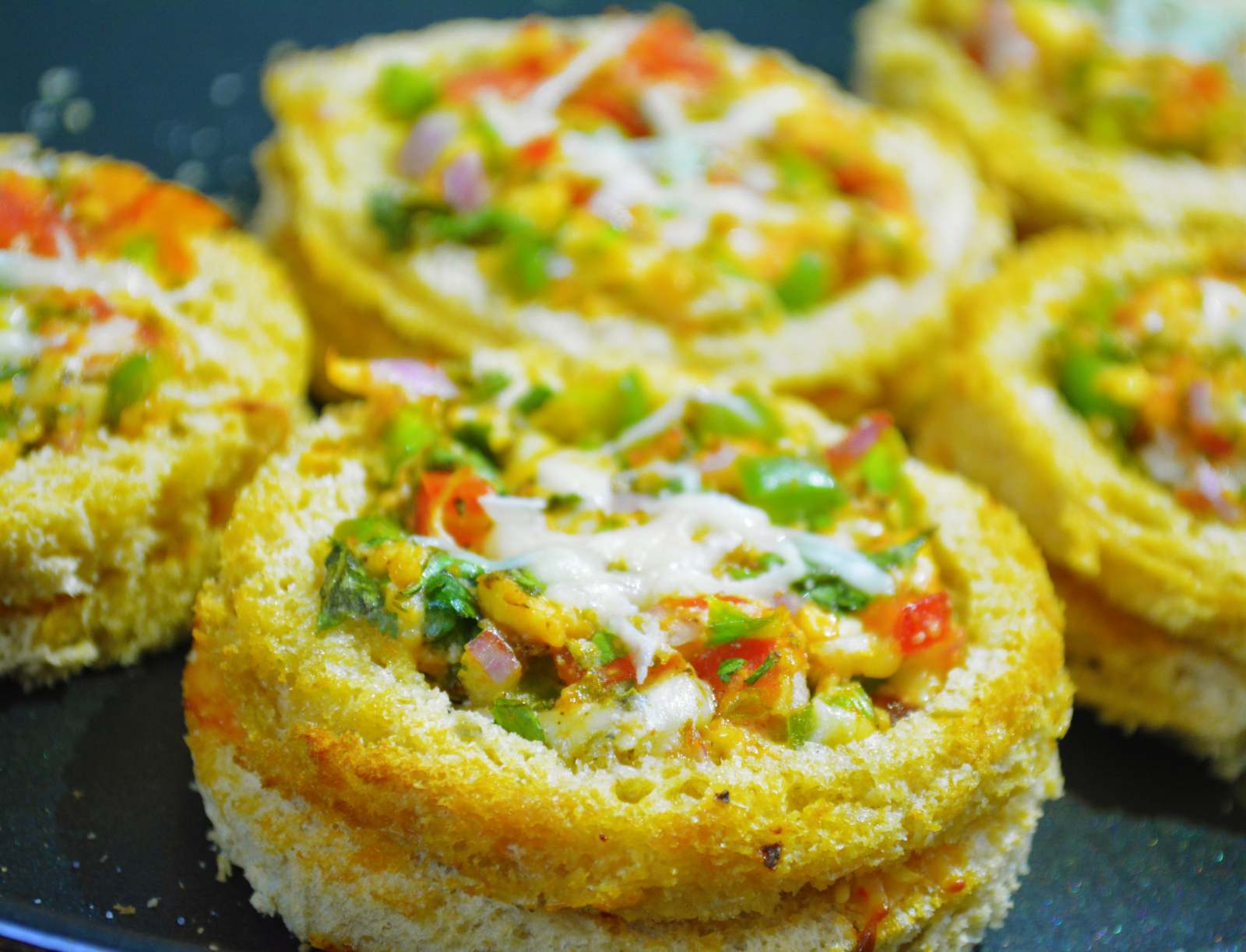 Mini Bread Pizza Recipe - Cheesy Canapes