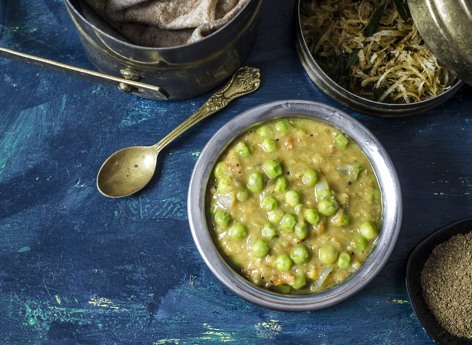 Phalguni Dal Recipe - Bengali Style Red Lentils With Fresh Green Peas