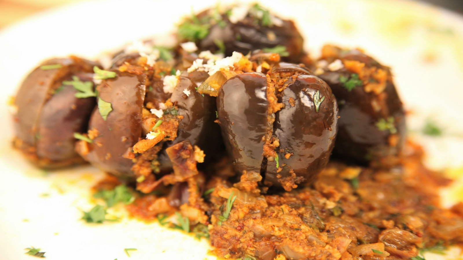 Spicy Jawla Stuffed In Brinjal Recipe