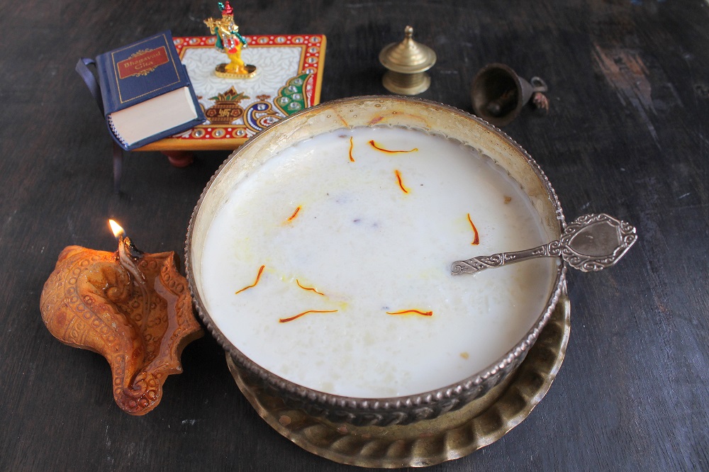 Doodanche Fov Recipe (Goan Style Milk Beaten Rice/Poha In Milk)