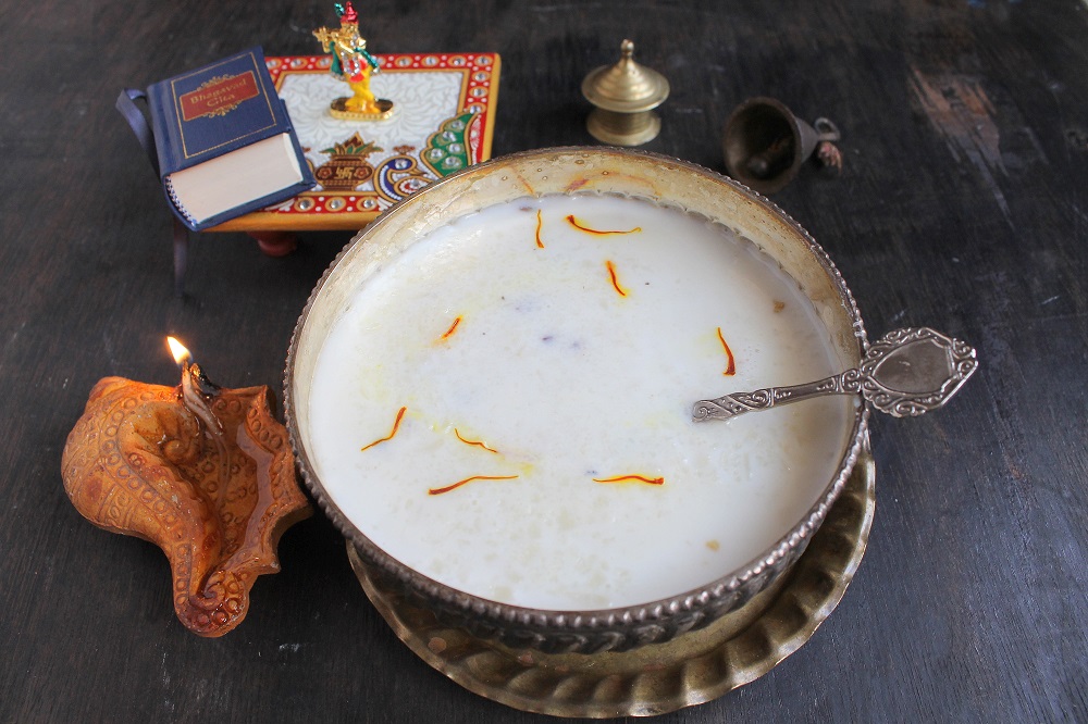 Doodanche Fov Recipe (Goan Style Milk Beaten Rice/Poha In Milk) Doodanche Fov Recipe (Goan Style Milk Beaten Rice/Poha In Milk)
