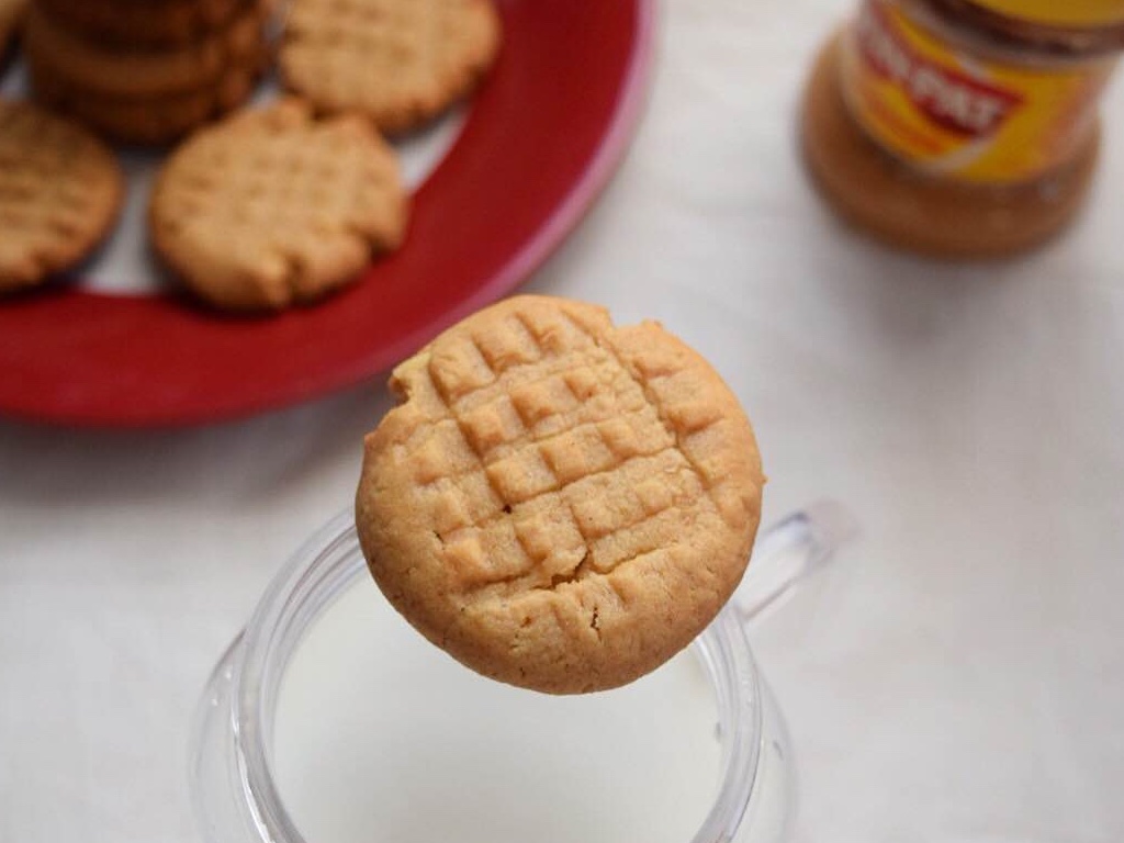 Eggless Peanut Butter Cookies Recipe
