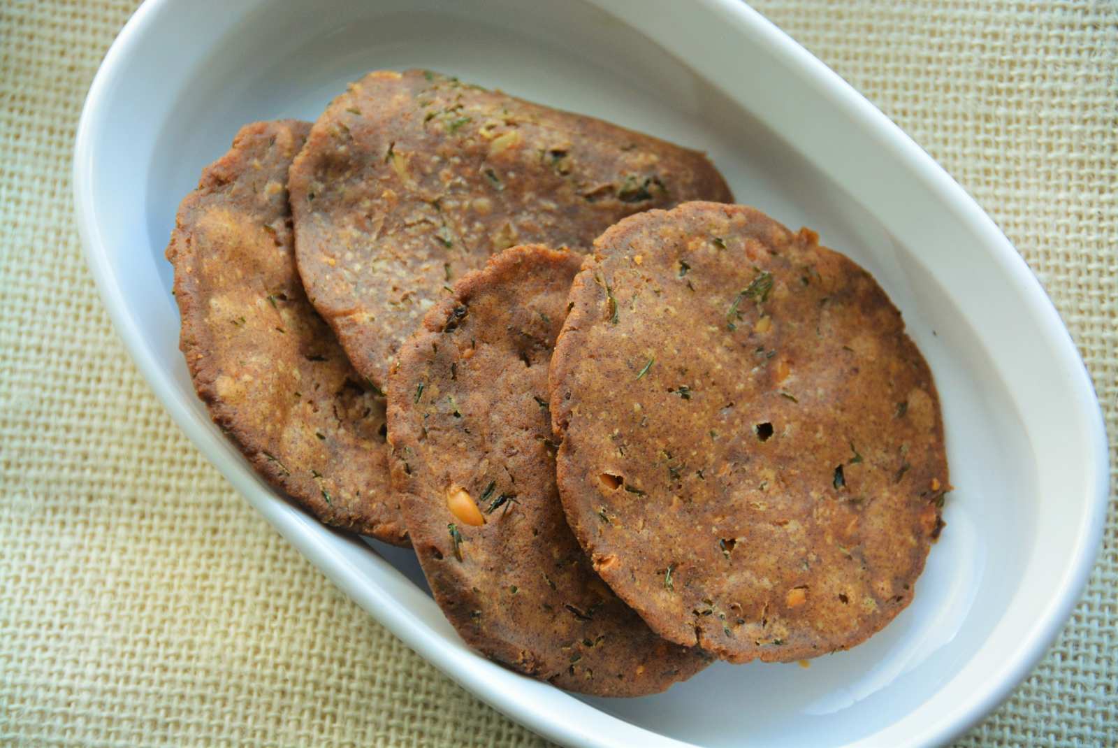 Ragi And Dill Nippattu Recipe