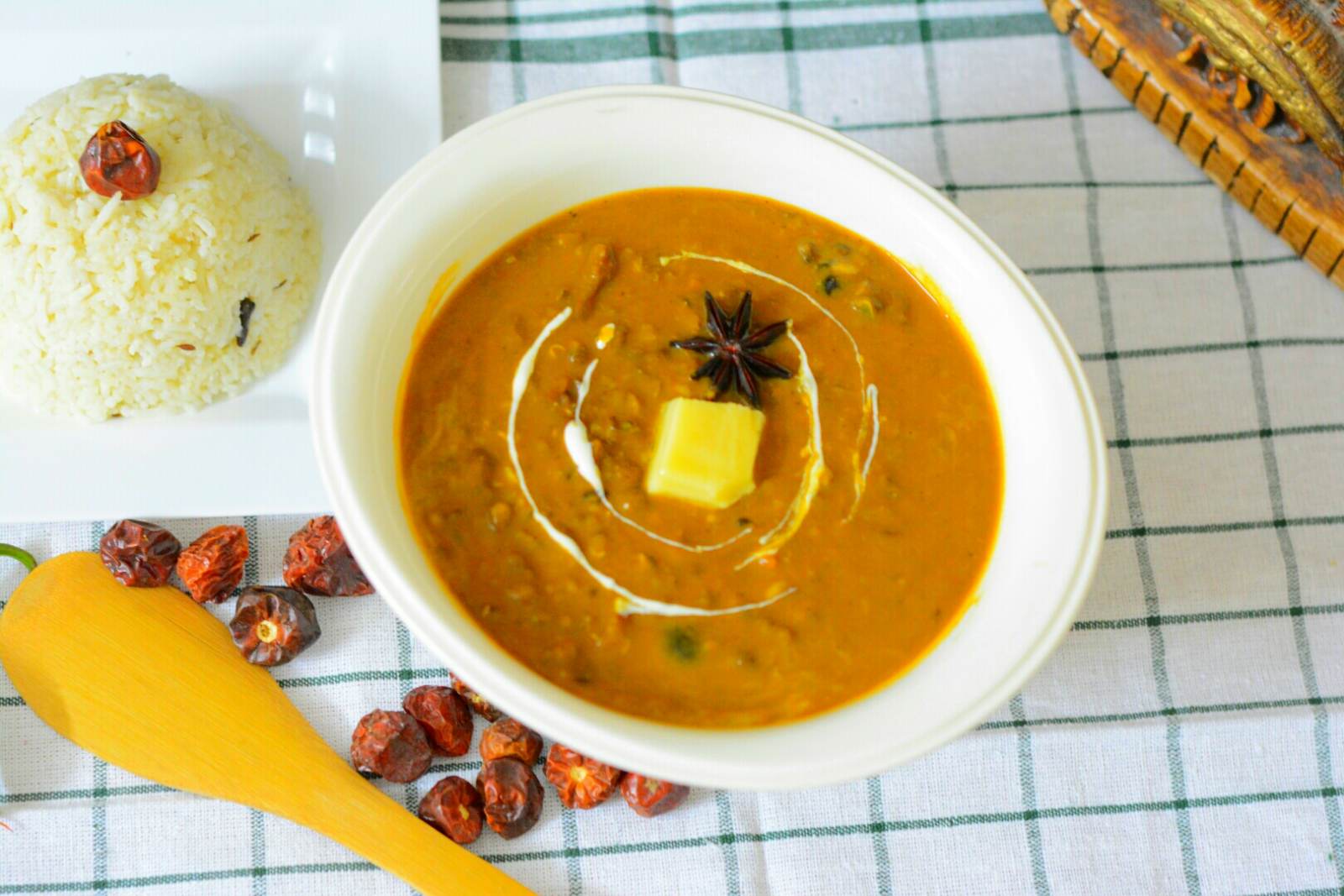 दाल मखनी रेसिपी - Creamy Dal Makhani (Recipe In Hindi)