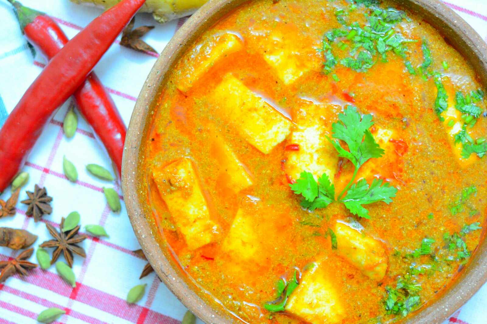 Kashmiri Style Veth Chaman Recipe-Paneer in Yogurt & Tomato Curry
