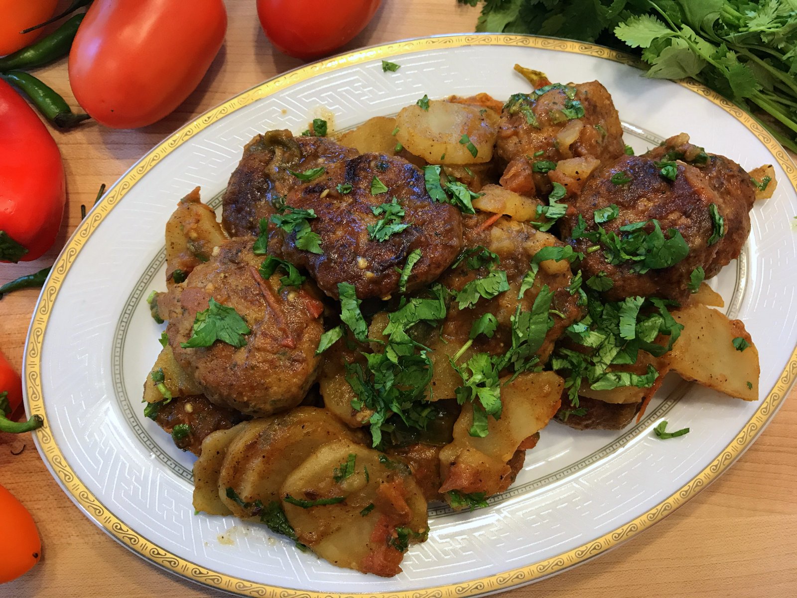 Kachi Tikya Recipe  - Chicken In Tomato Gravy With Potatoes