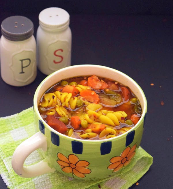 वेजिटेबल पास्ता सूप रेसिपी - Vegetable Pasta Soup Recipe