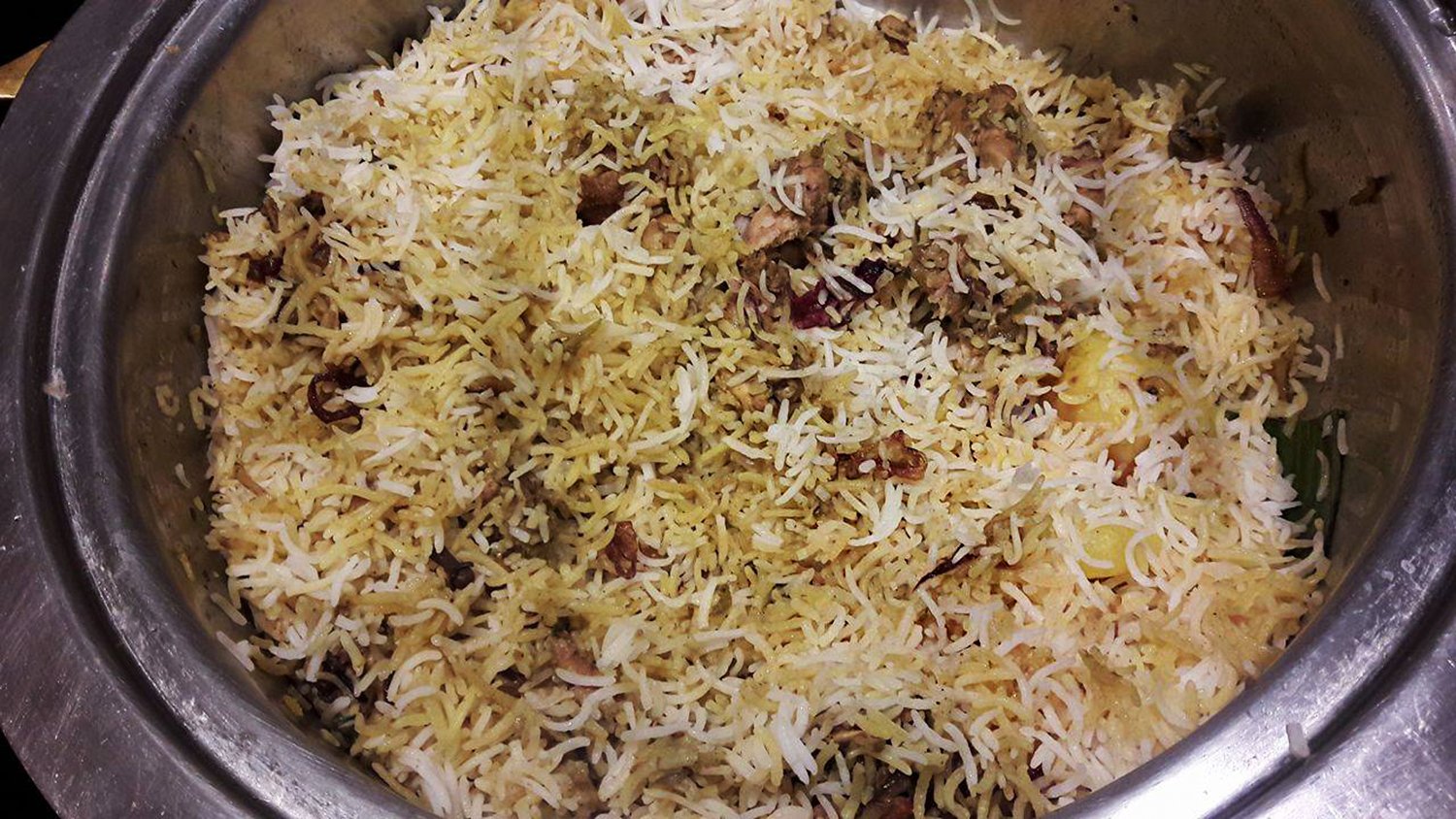 Kashmiri Style Yakhni Pulao With Chicken Recipe