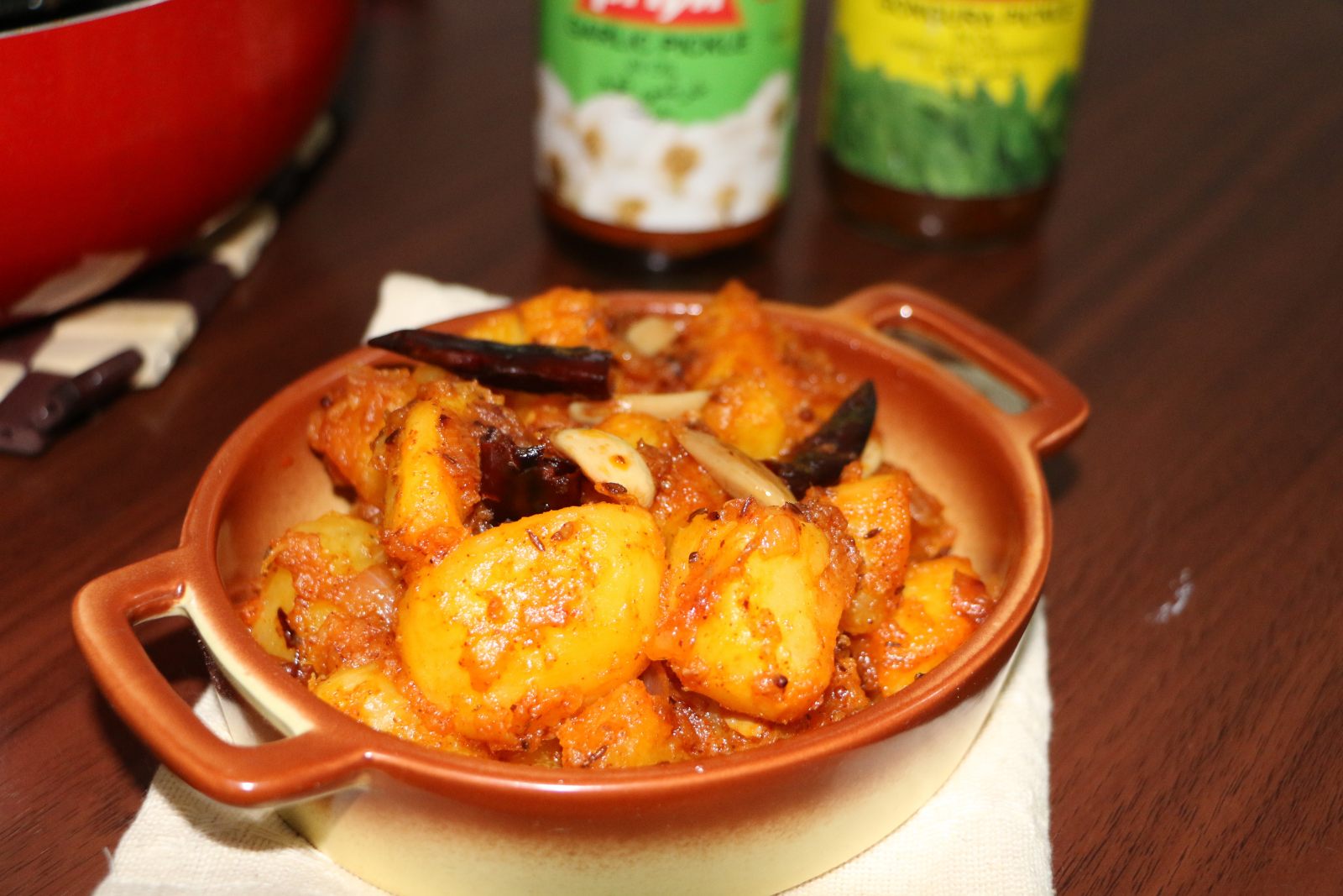 अचारी आलू रेसिपी - Potato Achari (Recipe In Hindi)