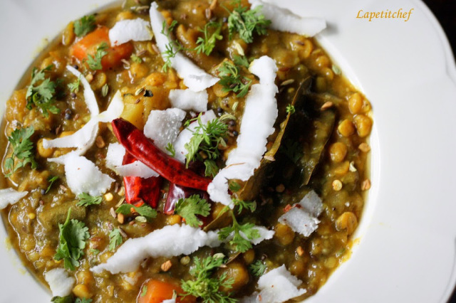 Oriya Special Dalma Recipe - Lentils Cooked With Vegetables & Raw Papaya