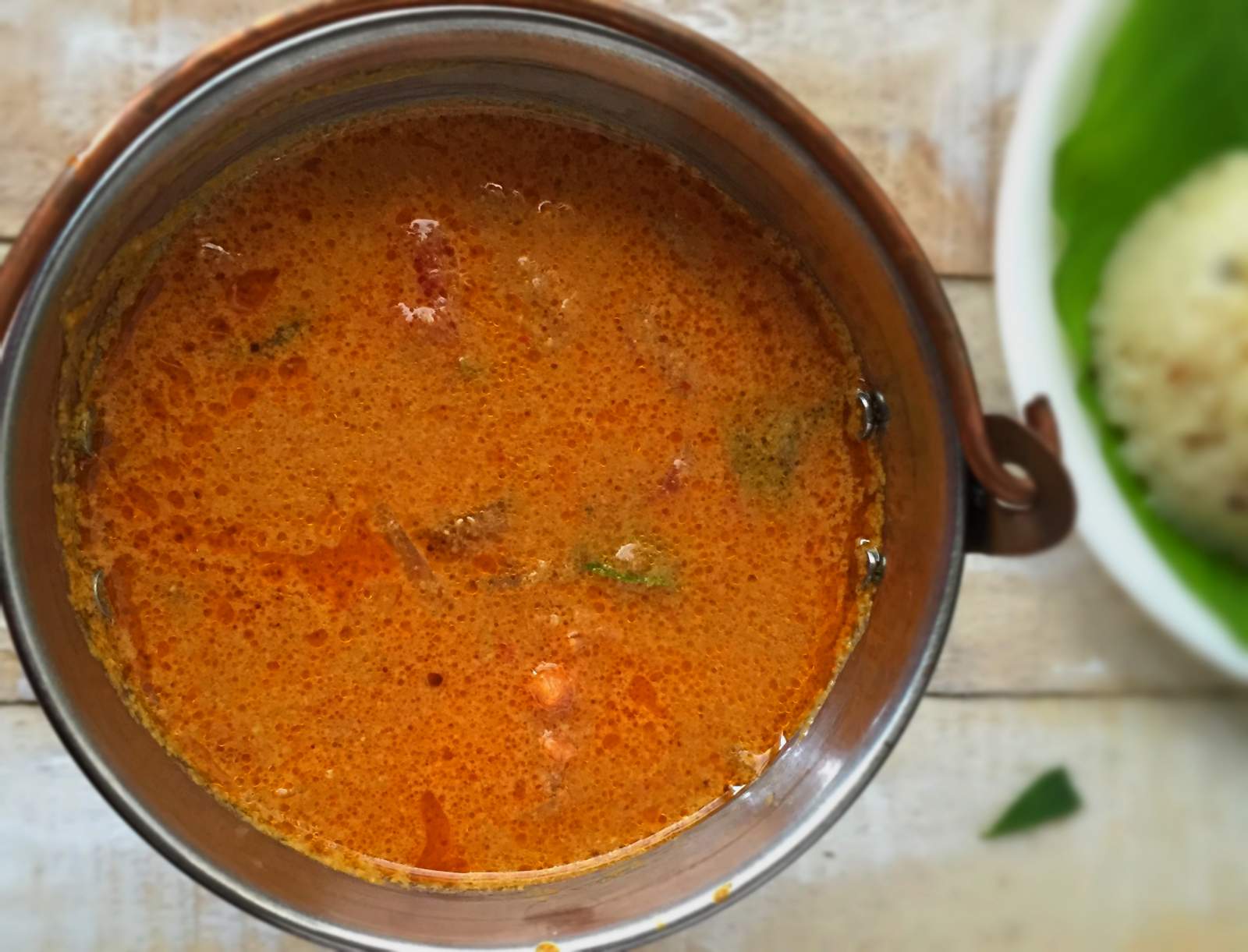 Chettinad Vengaya Kosu Recipe (Spicy Curry from Chettinad Cuisine)