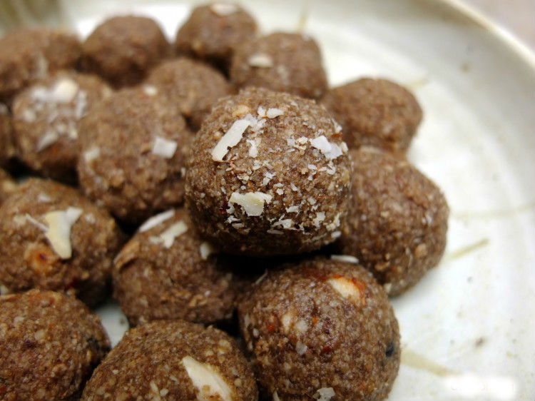 Nutty Oats and Berry Truffle Recipe Nutty Oats and Berry Truffle Recipe