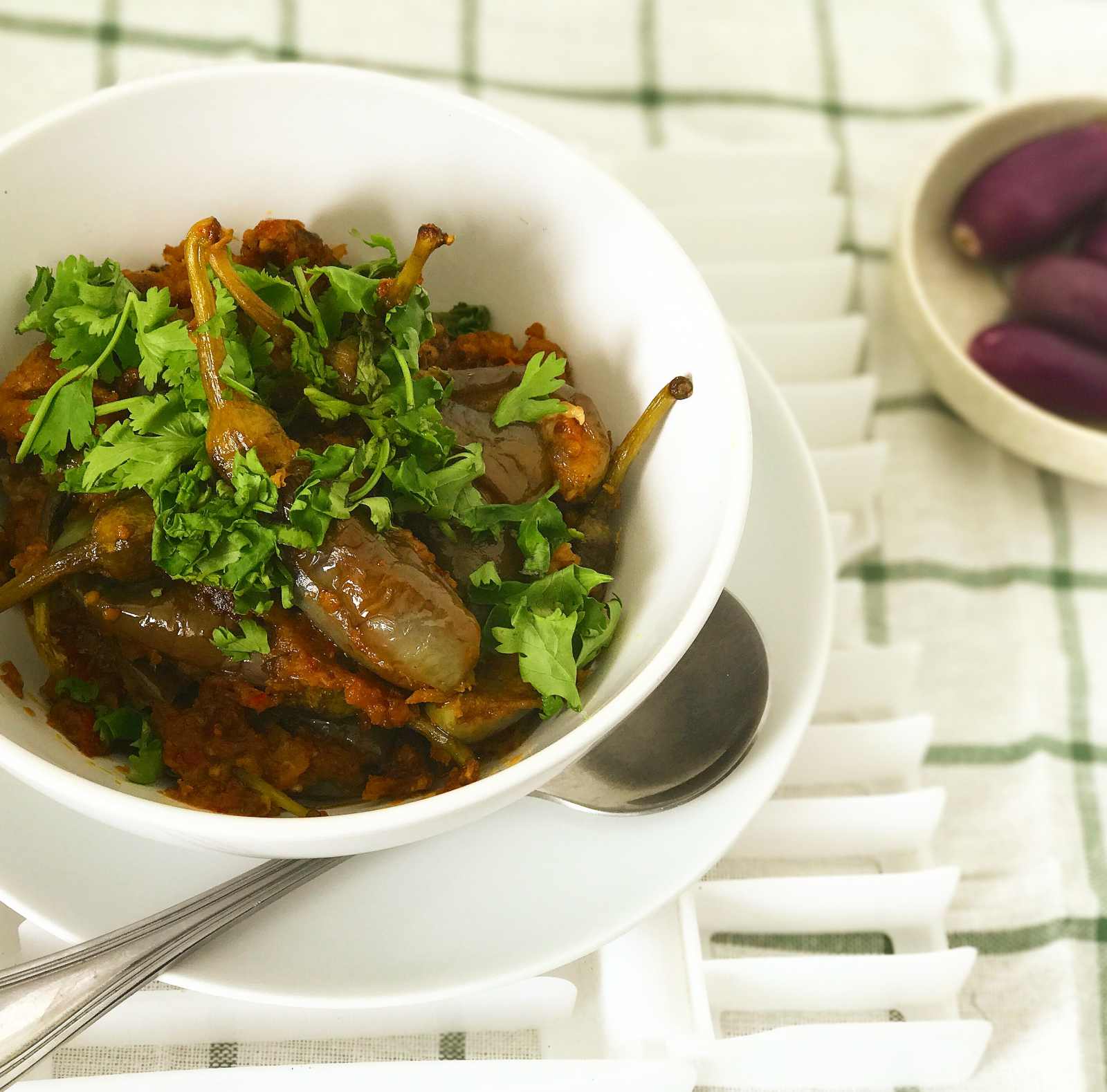 Vankaya Ulli Karam Recipe - Eggplant In Spicy Onion Gravy