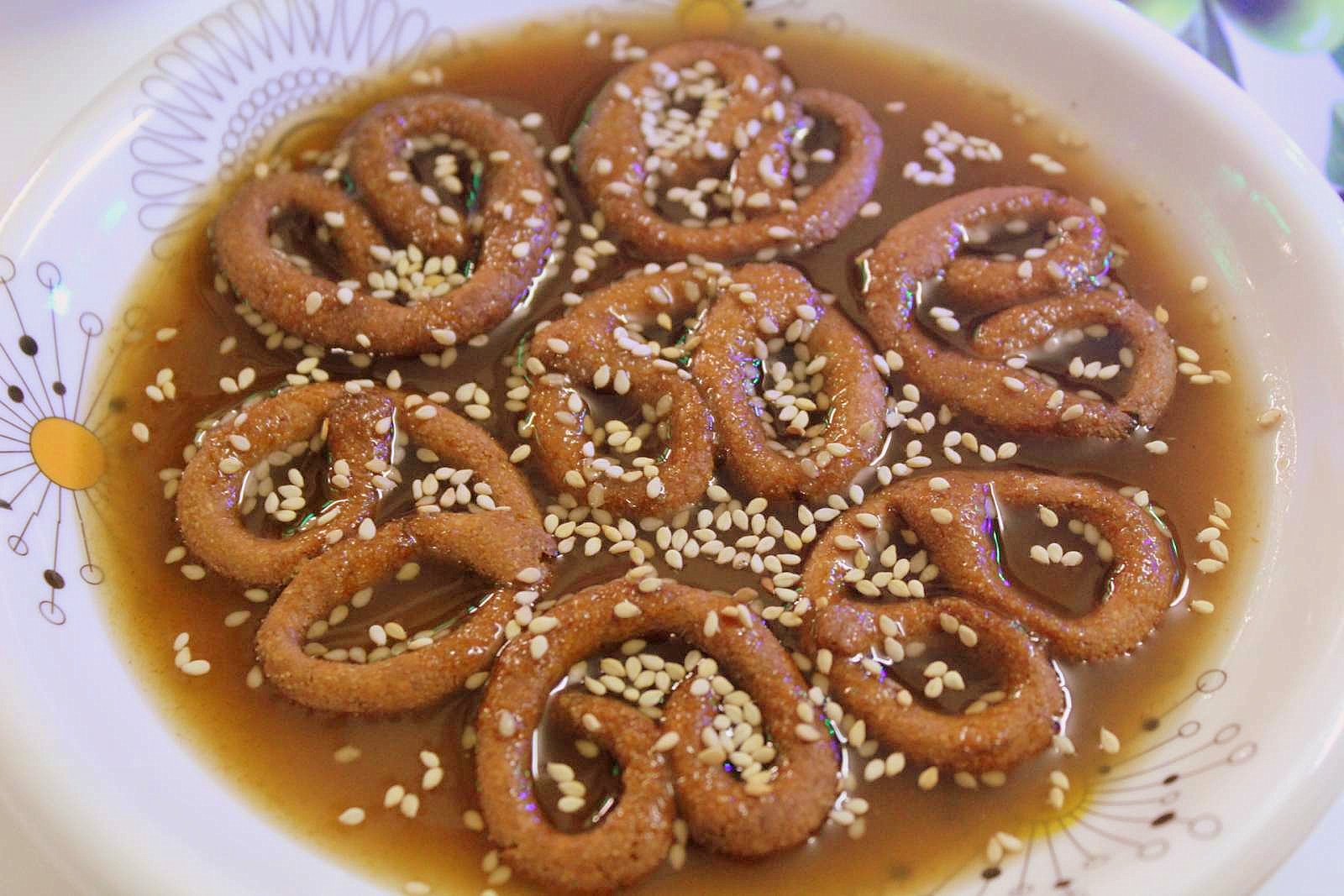 Sweet Pretzels Recipe - Bhonge Ladoo