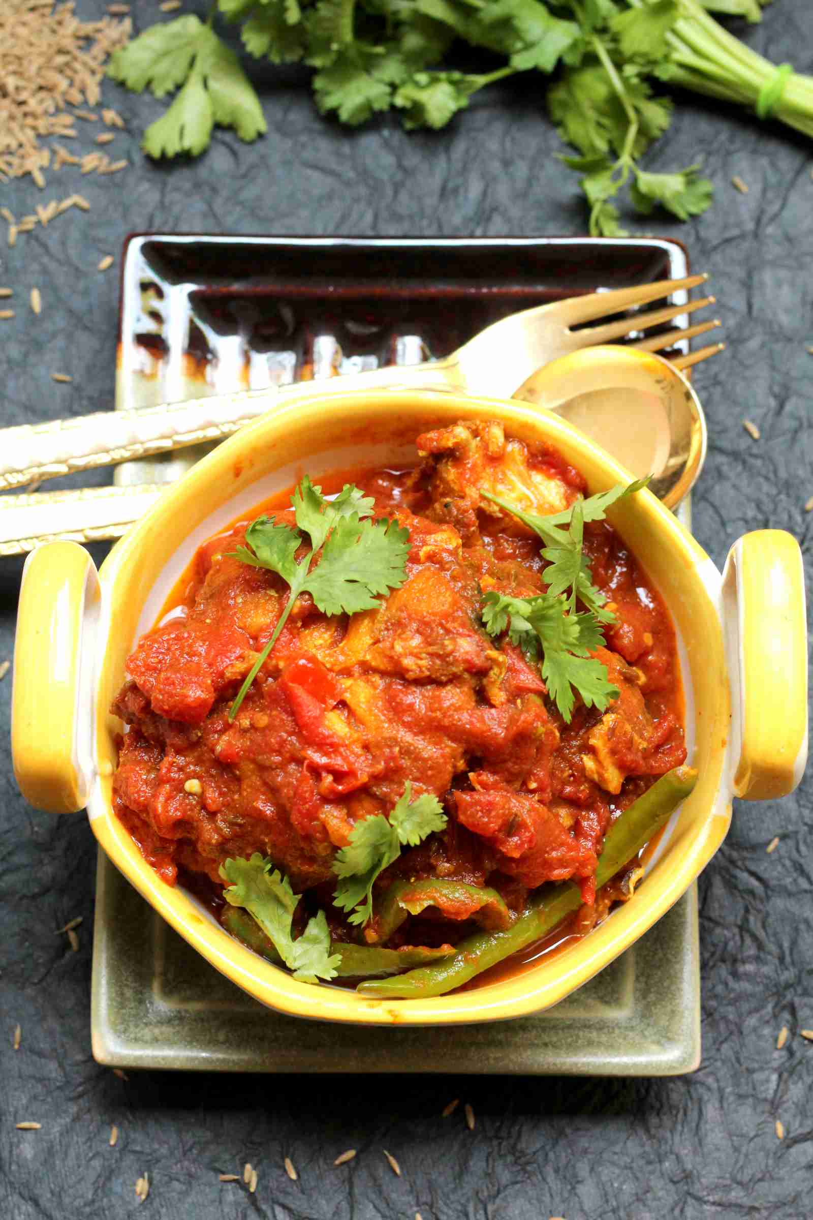 Aar Macher Jhol Recipe - Bengali Style Fish In Tomato Gravy