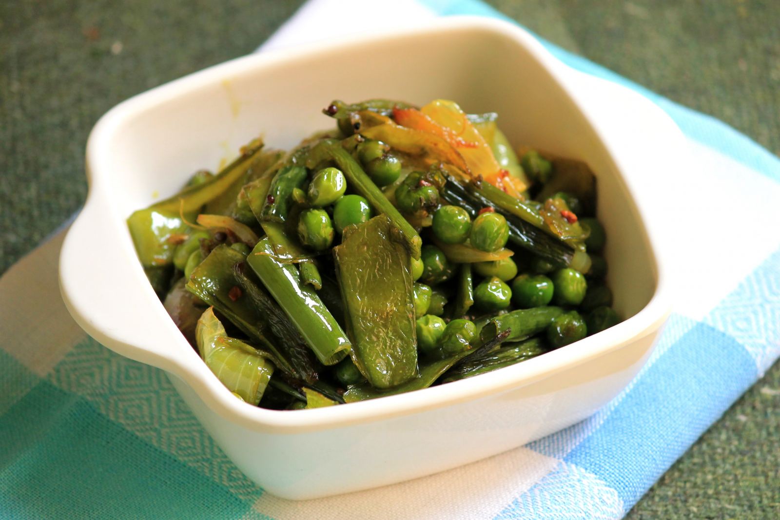 Matar Aur Chilke Ka Sabzi (Peas & Peel Stir Fry Recipe)