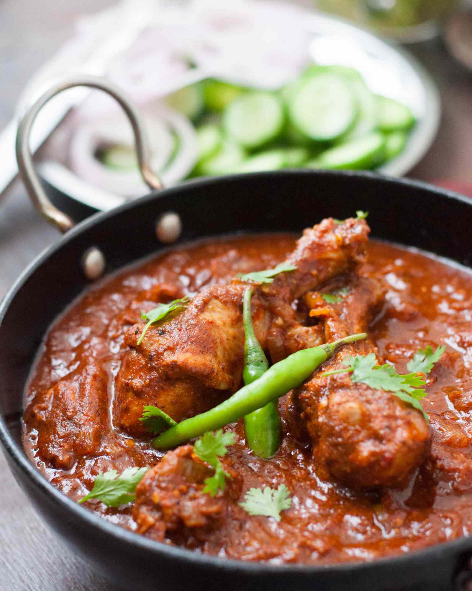 गोअन चिकन विंडालू रेसिपी - Goan Chicken Vindaloo Recipe