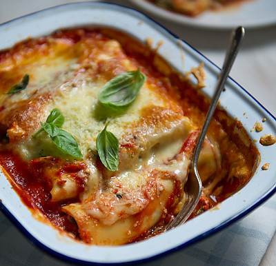 Spinach Cottage Cheese Cannelloni In Roasted Pepper Sauce Recipe