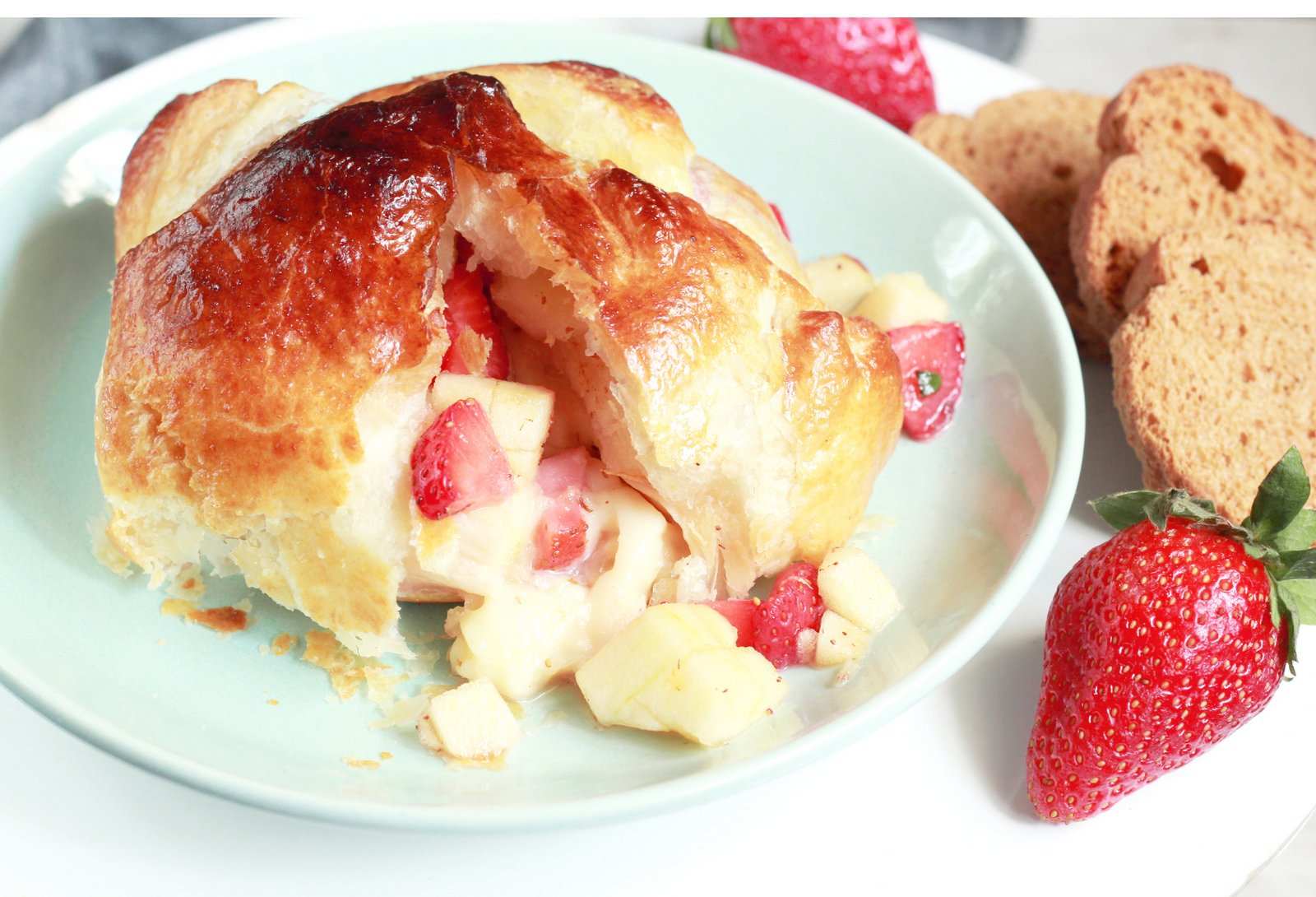Baked Brie In Puff Pastry With Fruits Recipe Baked Brie In Puff Pastry With Fruits Recipe