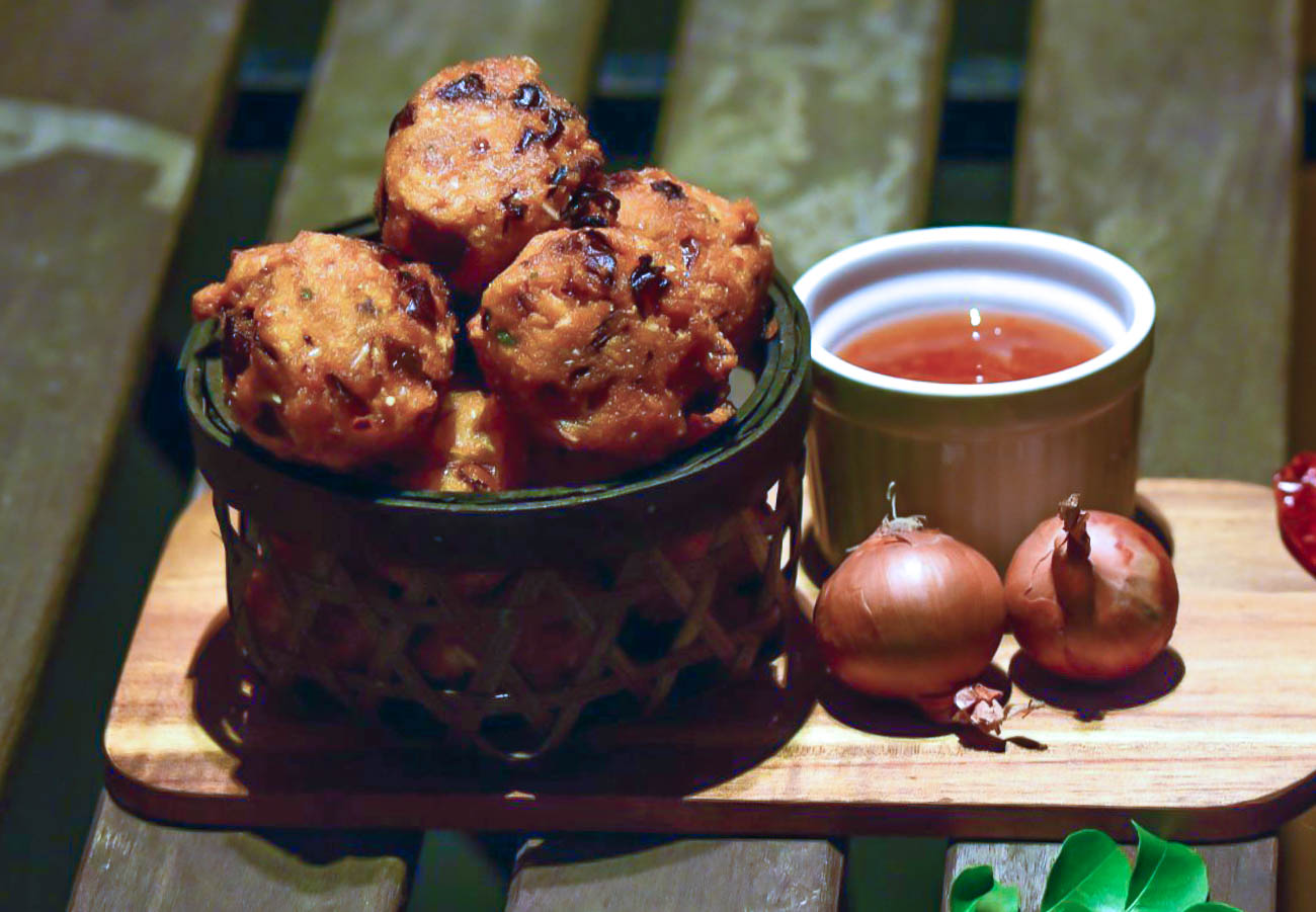 Konkani Style Dangar Recipe-Cabbage Fritters Konkani Style Dangar Recipe-Cabbage Fritters