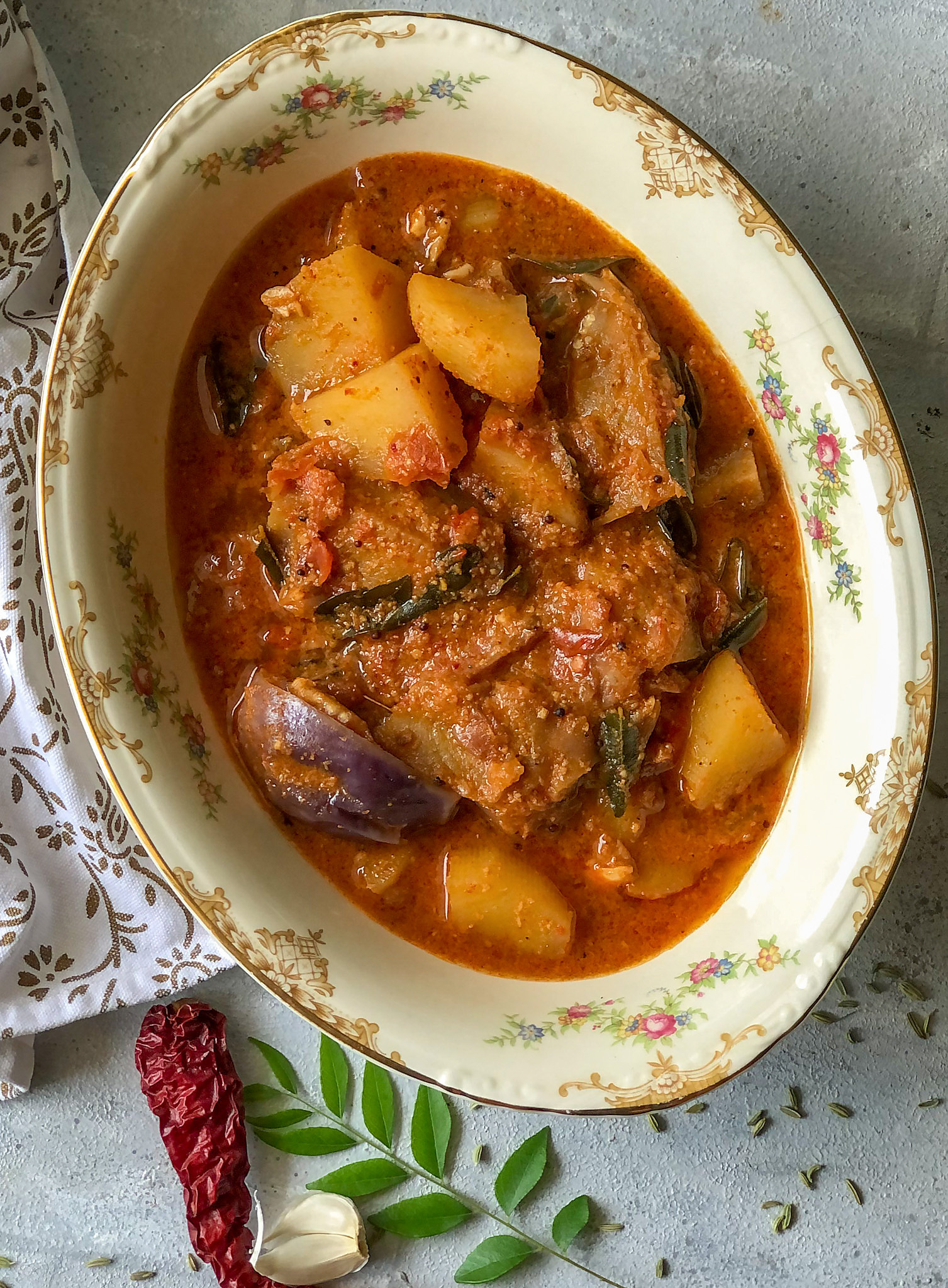 Chettinad Style Kara Kuzhambu Recipe with Potato and Brinjal