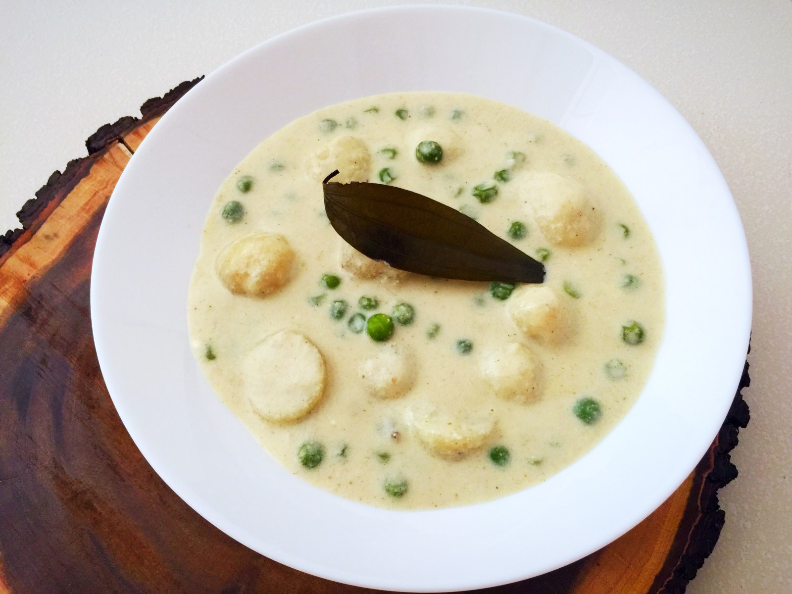 Aloo Matar Korma Recipe In White Gravy