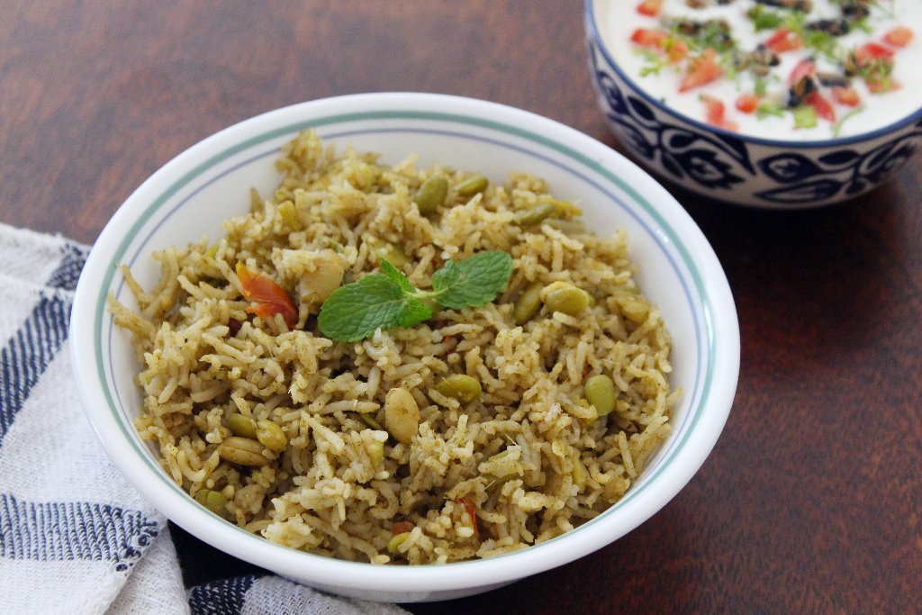 Karnataka Style Avarekalu Pulao Recipe - Avarekalu Pulao