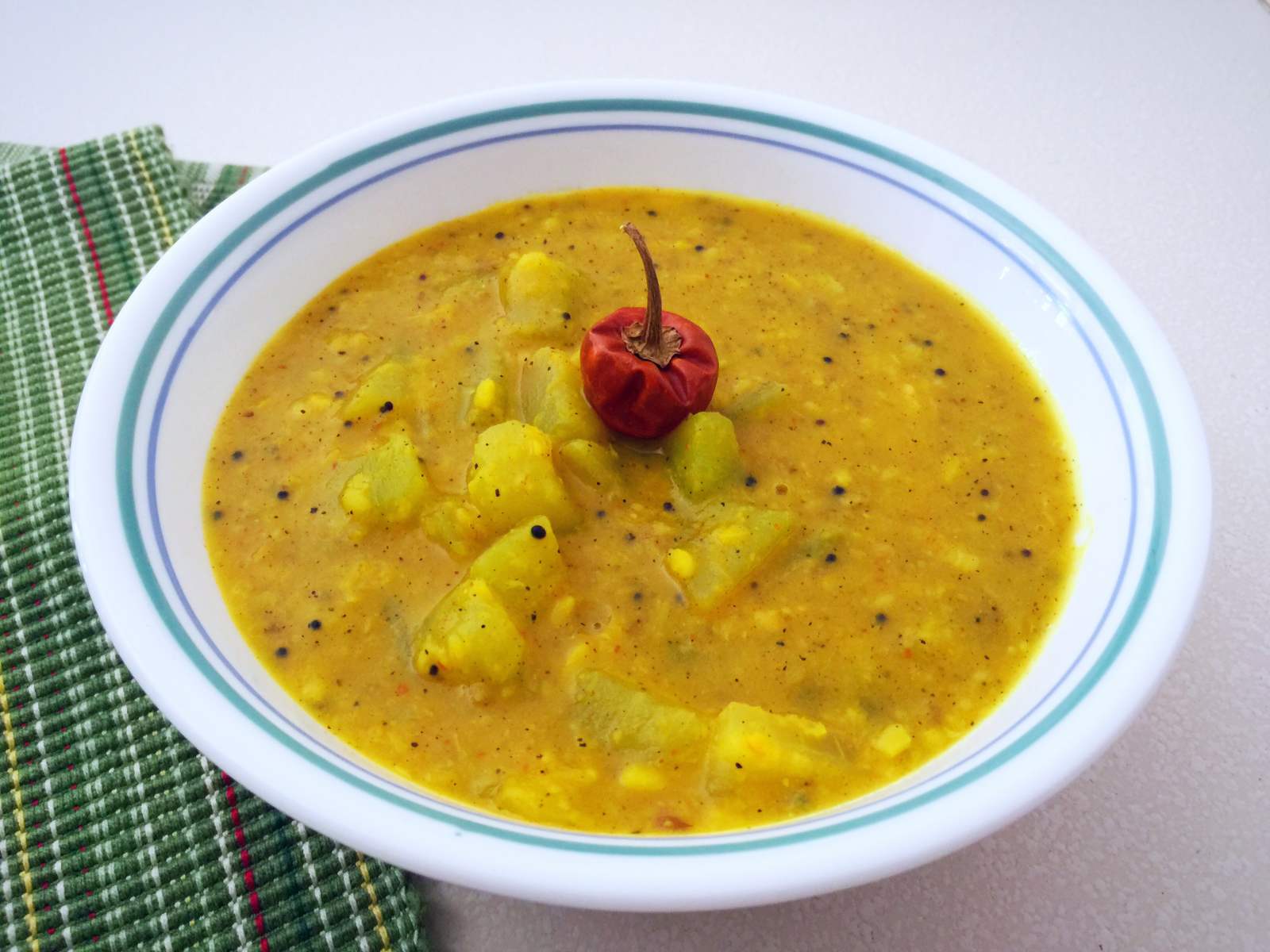Chow Chow Milagu Kootu Recipe-Chayote Squash Cooked in Peppery Lentil Curry