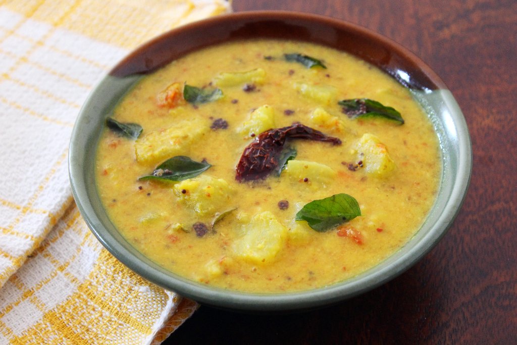 Chow Chow Thakkali Kootu Recipe - Chayote Squash In Dal Coconut Curry