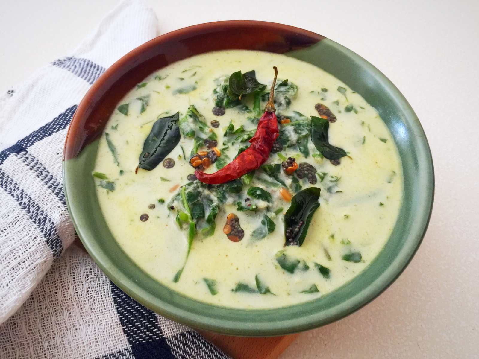 Karnataka Style Harive Soppu Bendi Recipe (Amaranth Leaves Cooked in Coconut Broth)