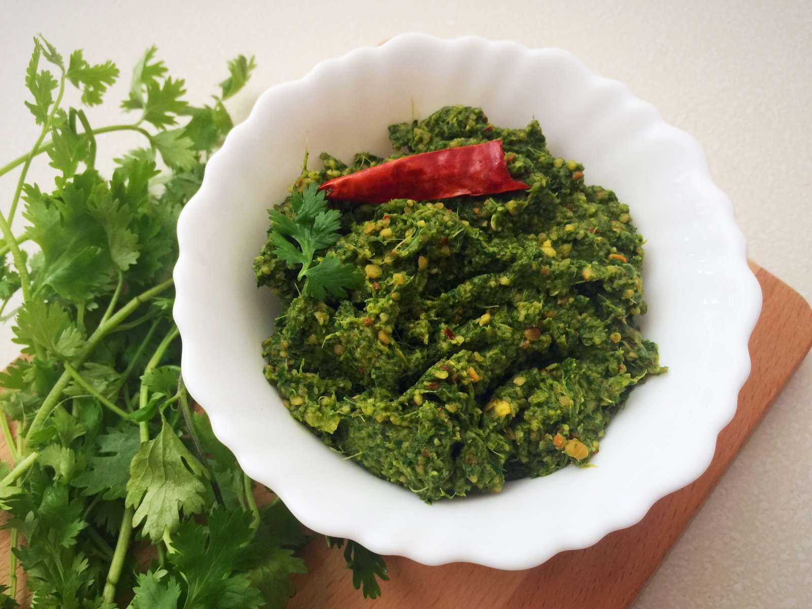 Kothamalli Thovayal Recipe (Dry Coriander Leaves Chutney)