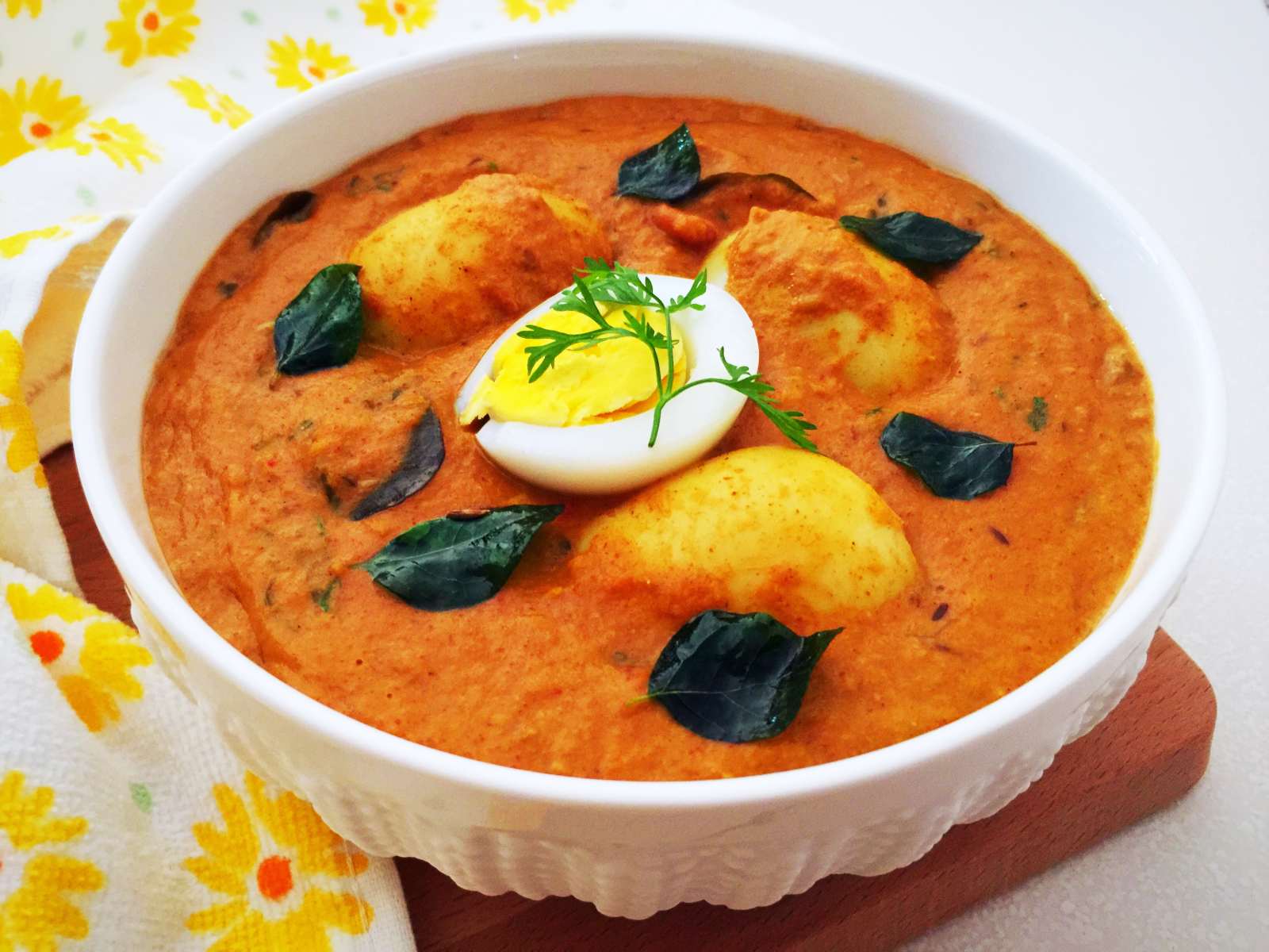 Malvani_Anda_Curry_Eggs_Cooked_in_Spicy_Malvani_Masala.jpg