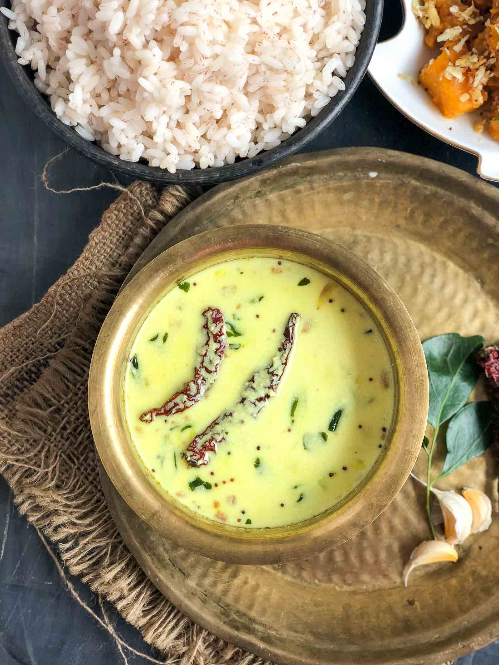 Moru Kachiyathu Recipe - Kerala Style Seasoned Buttermilk