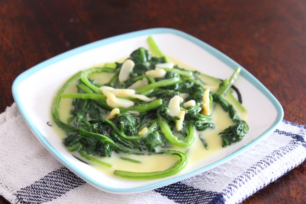 Sauteed Spinach With Garlic And Cheese Recipe