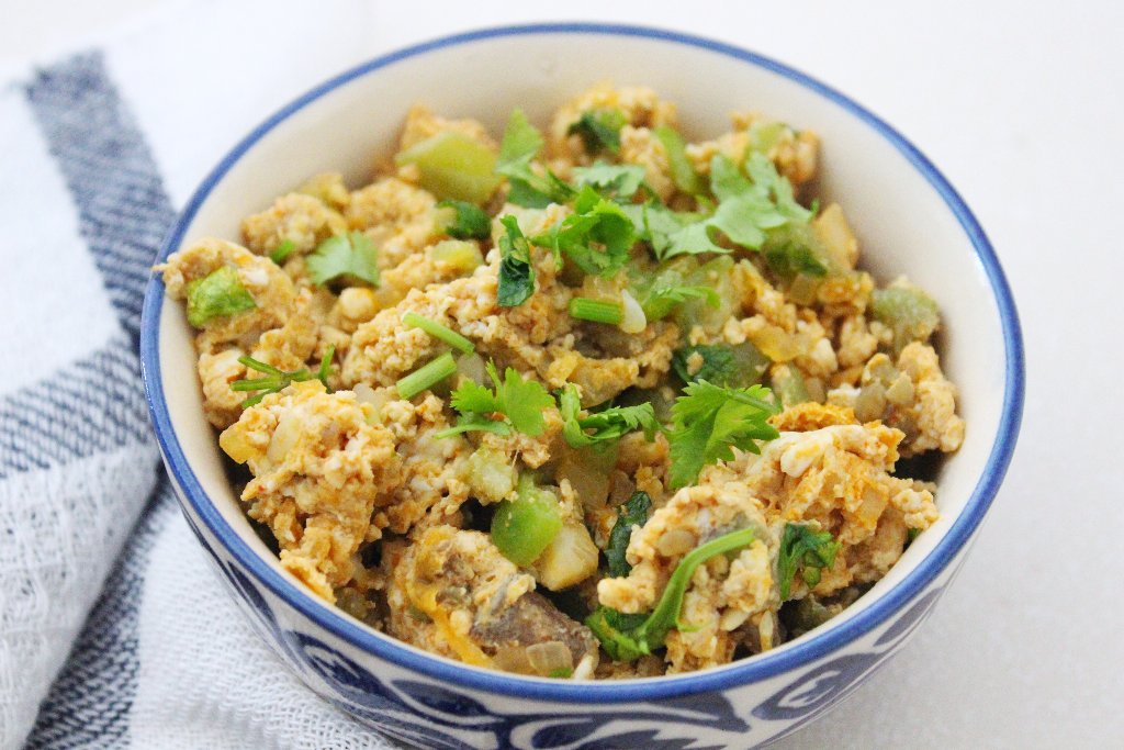 Scrambled Eggs With Ridge Gourd Sabzi Recipe