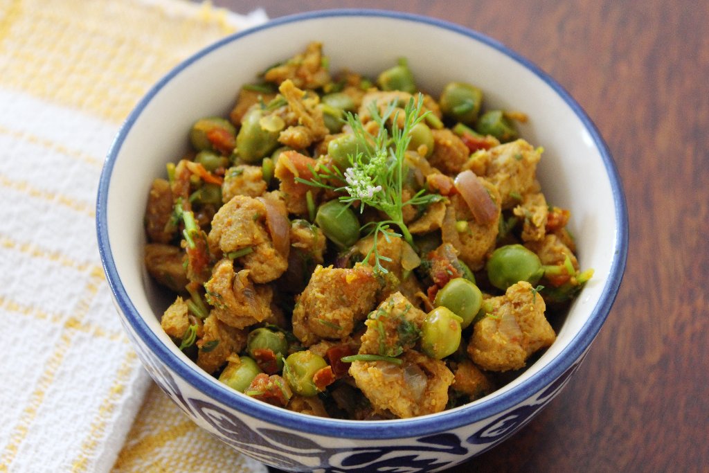 Spicy Soya Bhurji Recipe - North Indian Soya Matar Bhurji