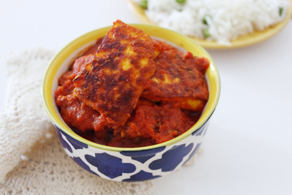 Kashmiri Style Tamatar Chaman Recipe -Paneer Cooked With Tomatoes