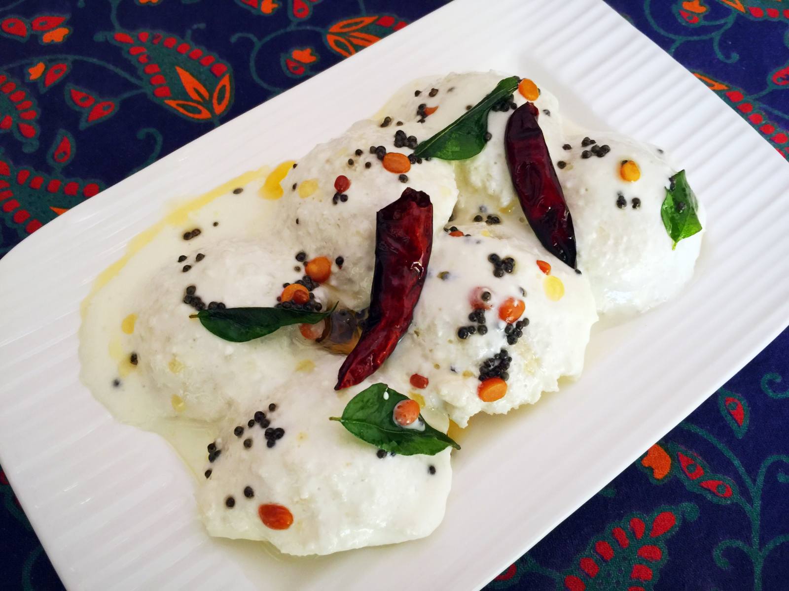 Thayir Idli Recipe (South Indian Idli In Tempered Curd)