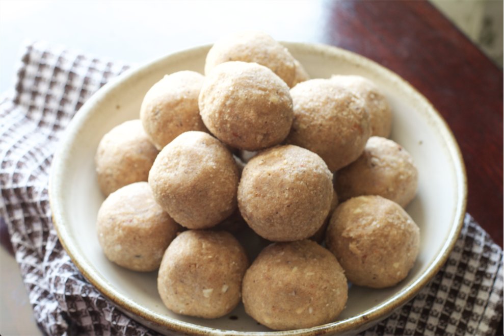 Gond Ke Ladoo Recipe - Edible Gum Ladoo