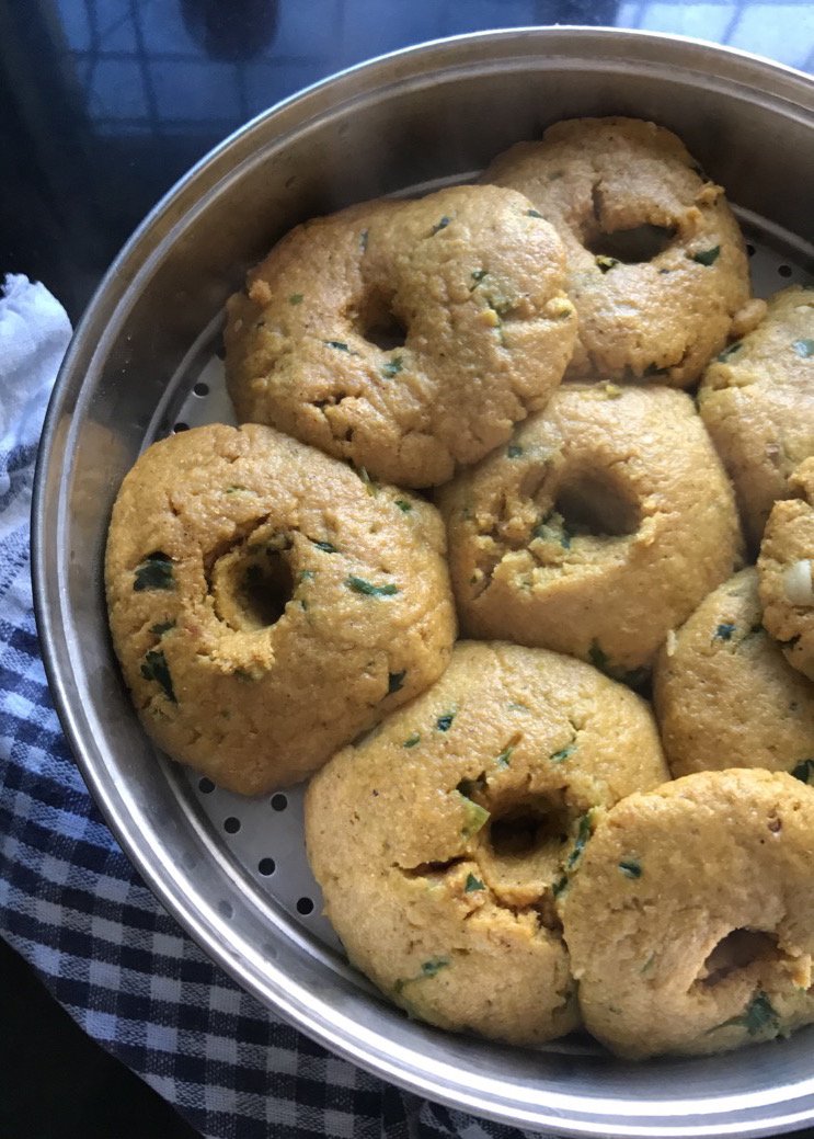 Rajasthani Makki Ka Chatpata Dhokla Recipe