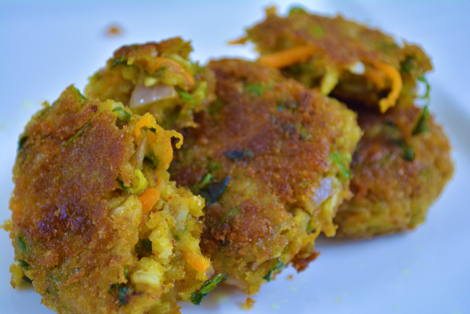 मिक्स्ड वेजिटेबल राइस कटलेट रेसिपी - Spicy Mixed Vegetables Rice Cutlet Recipe